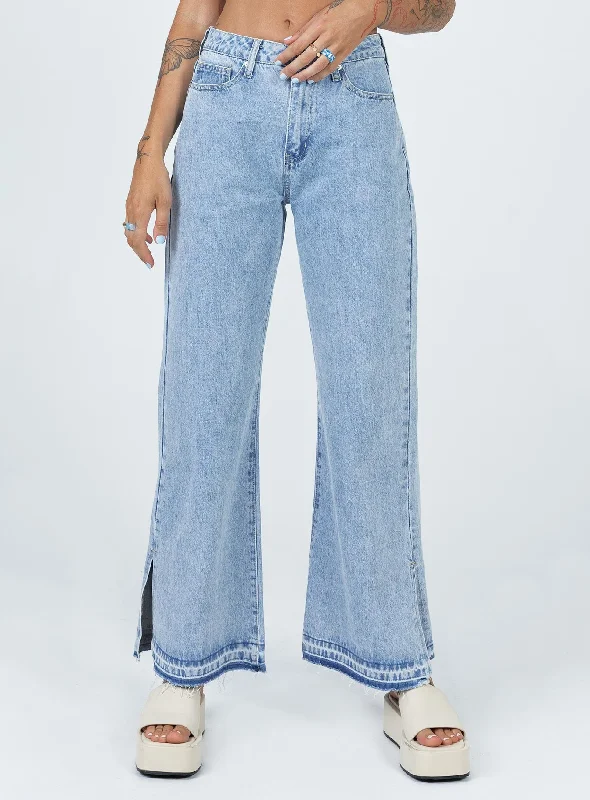 Contemporary Chic Holmes Low Rise Frayed Hem Denim Jeans