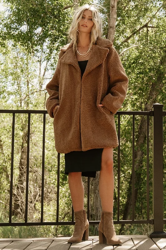 Feminine Grace Damien Sherpa Coat | Dark Camel