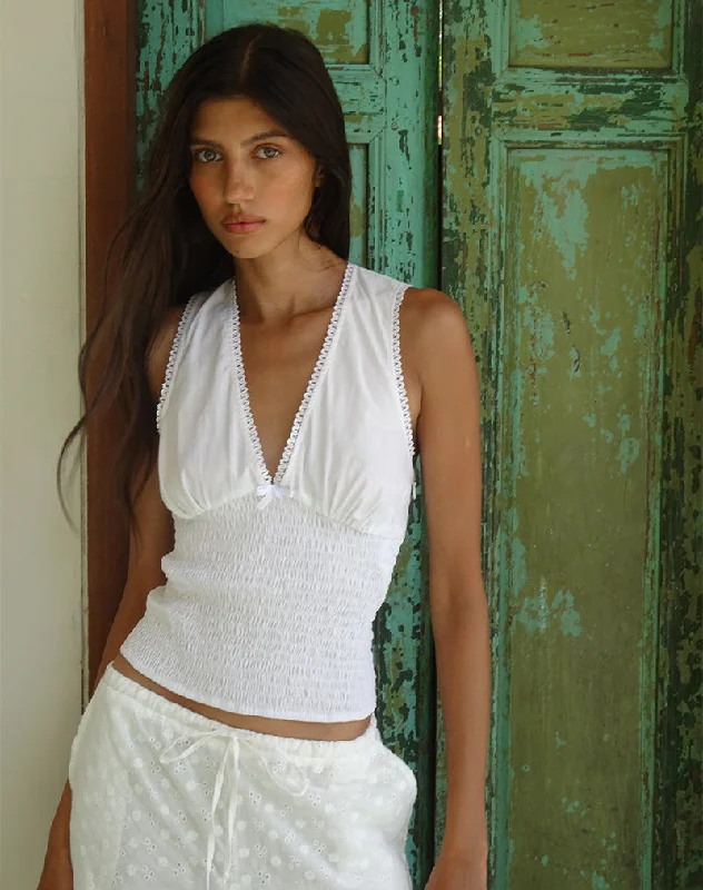 Vibrant Prints Hevalis Plunge Shirred Top in Poplin White