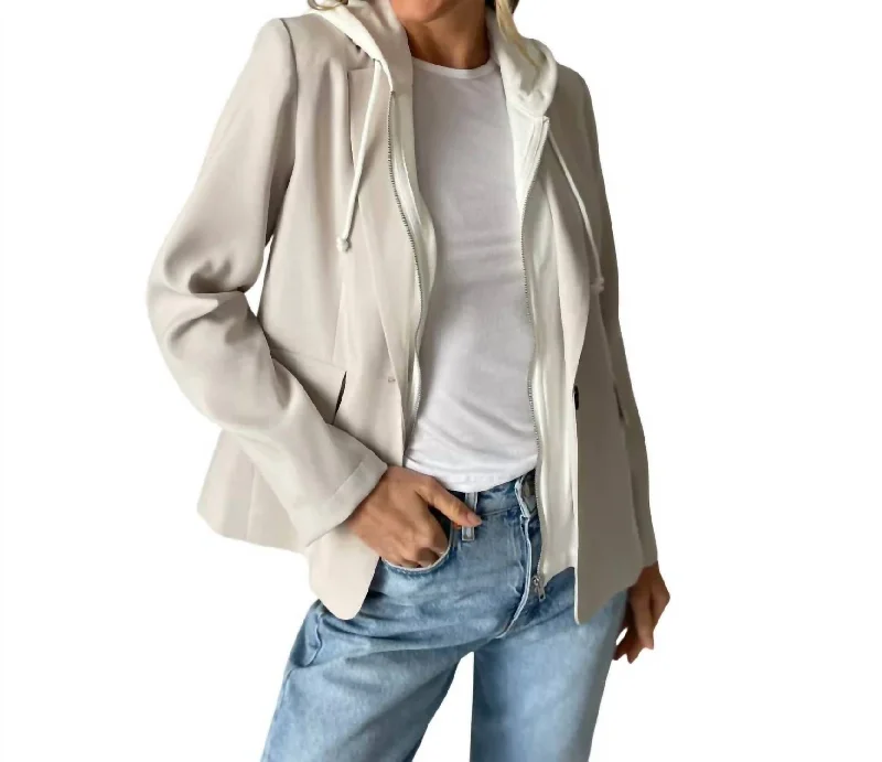 Trendsetter's Closet Drew Blazer In Sand/white