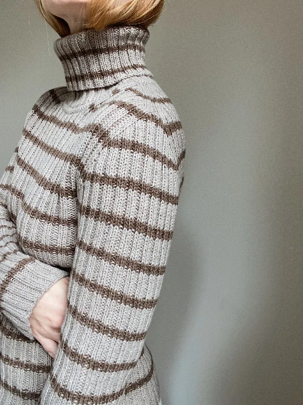 Feminine Soft - Hued Look Sweater No. 16 - ENGLISH