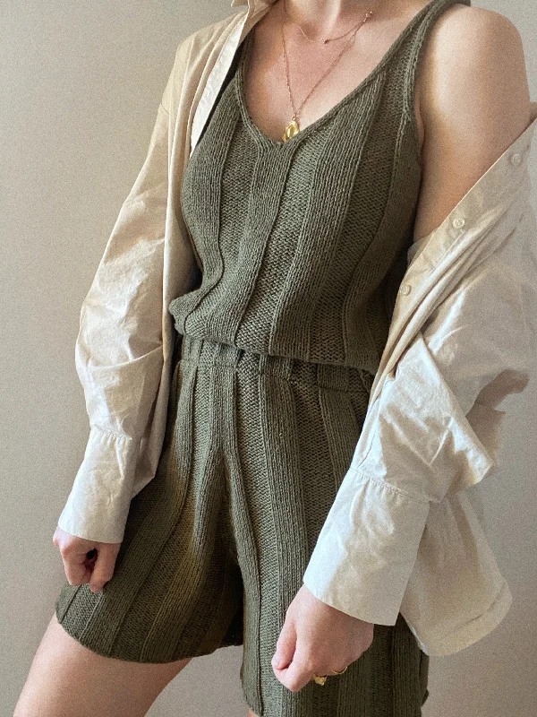 Holiday Attire Sale Shorts No. 1 - ENGLISH
