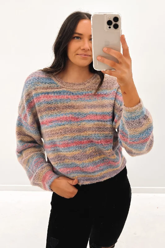 Feminine Flow Women's Casual Clothing For Lounging Quween Beach Sweater Multi