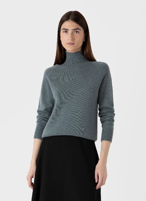Travel Essentials Women's Lambswool Funnel Neck Jumper in Smoke Green