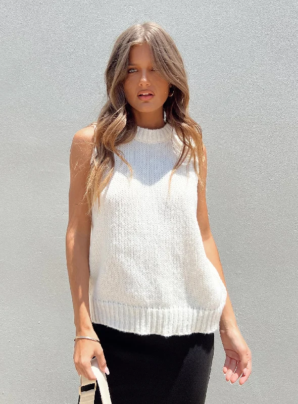 Must-Have Styles Goodburn Knit Vest Cream
