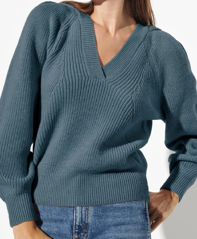 Seasonal Sale The Must-Have V