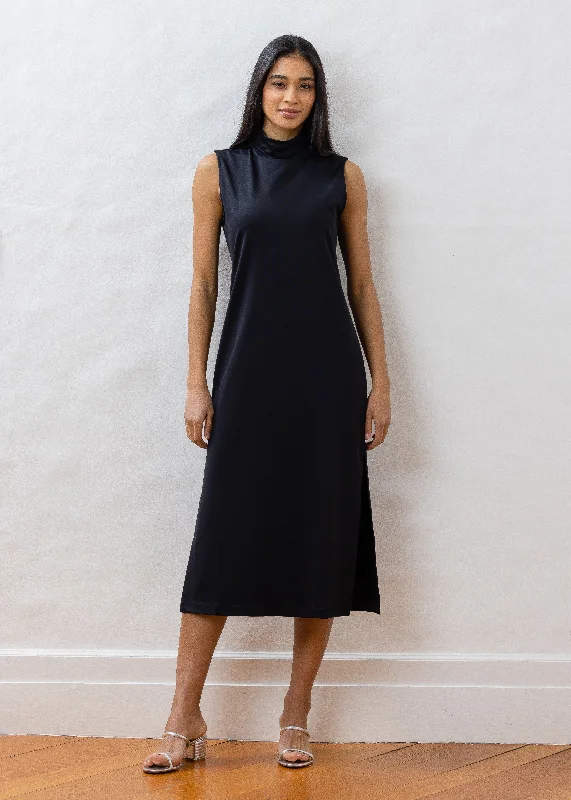 Charming Silhouette Lauren Maxi Dress in RepreveÂ Jersey