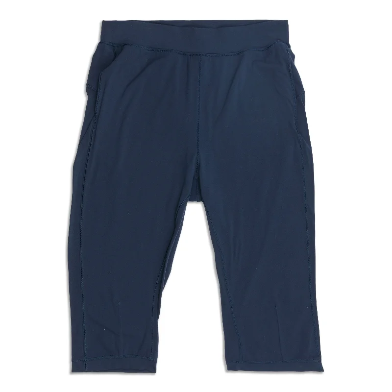 Wardrobe Essentials Rejuvenate Crop - Resale
